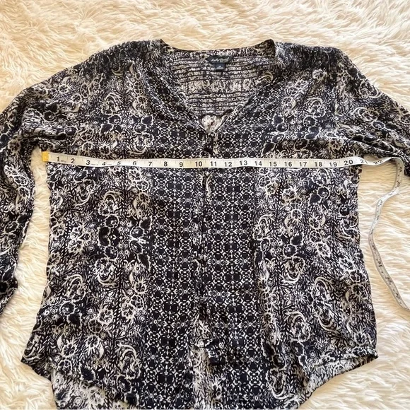 Lucky Brand Long Sleeve Blue Cream Blouse Top Button Up Peasant V-Neck Women's M - Picture 4 of 6